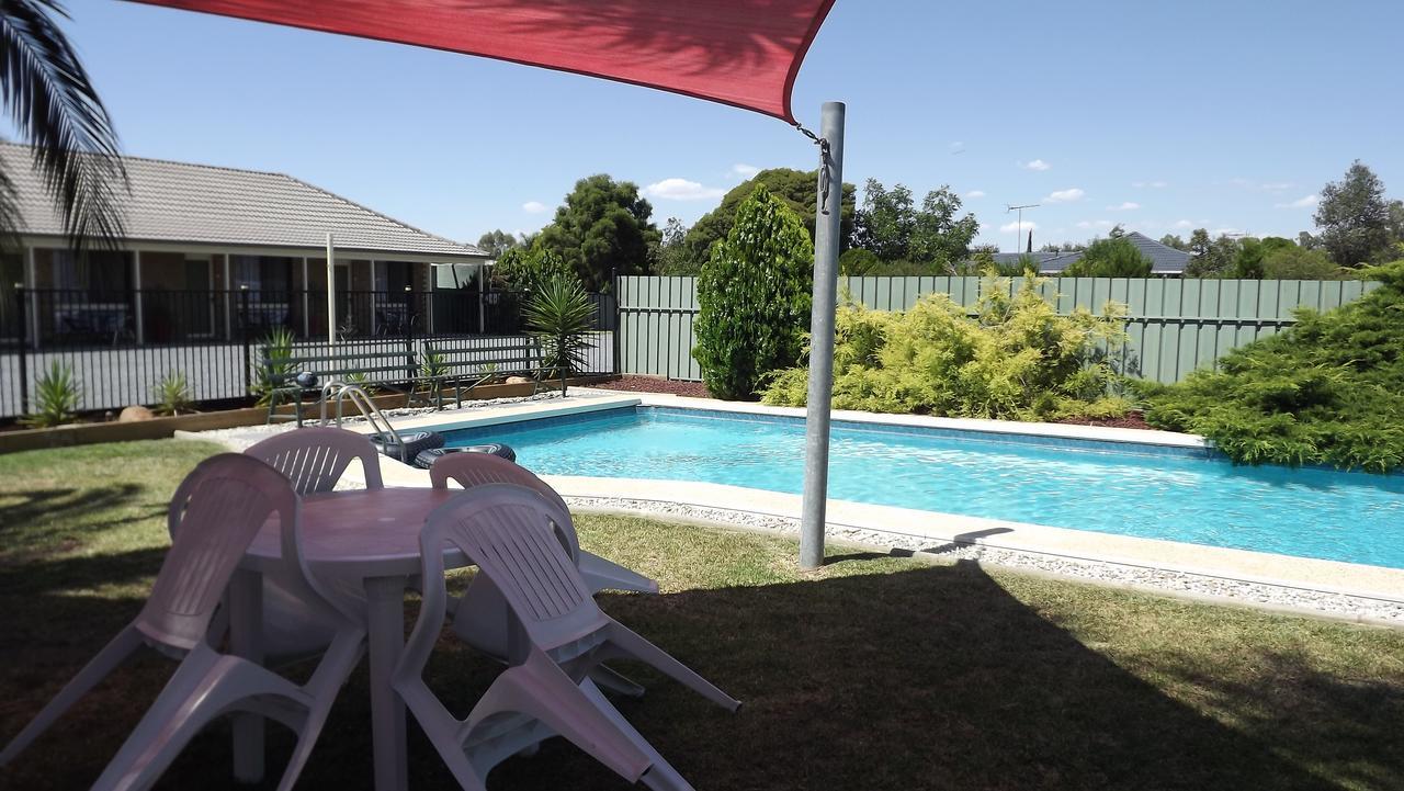 Culcairn Motor Inn מראה חיצוני תמונה