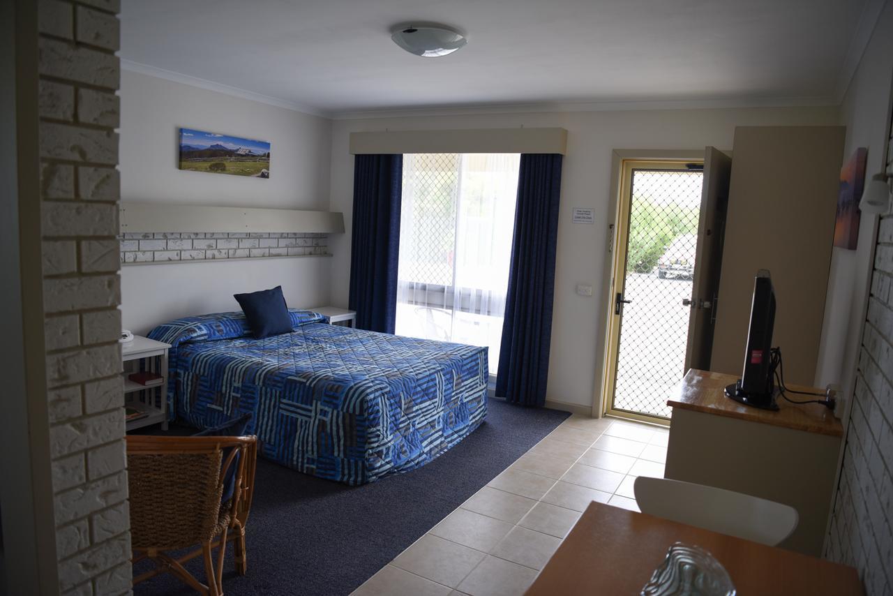 Culcairn Motor Inn מראה חיצוני תמונה