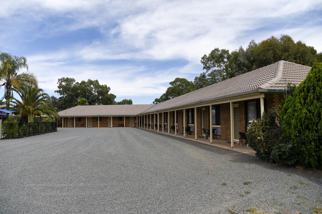 Culcairn Motor Inn מראה חיצוני תמונה